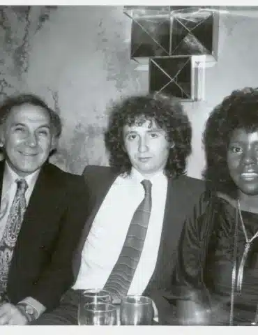 Jonata garavaglia gloria gaynor 978